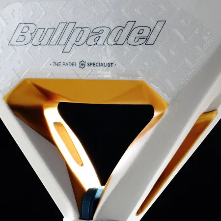 Ракетка для падела BULLPADEL Pearl 26, 493804, для профессионалов, карбон, бело-серый за 35&nbsp;929.50 ₽ купить в Хабаровске